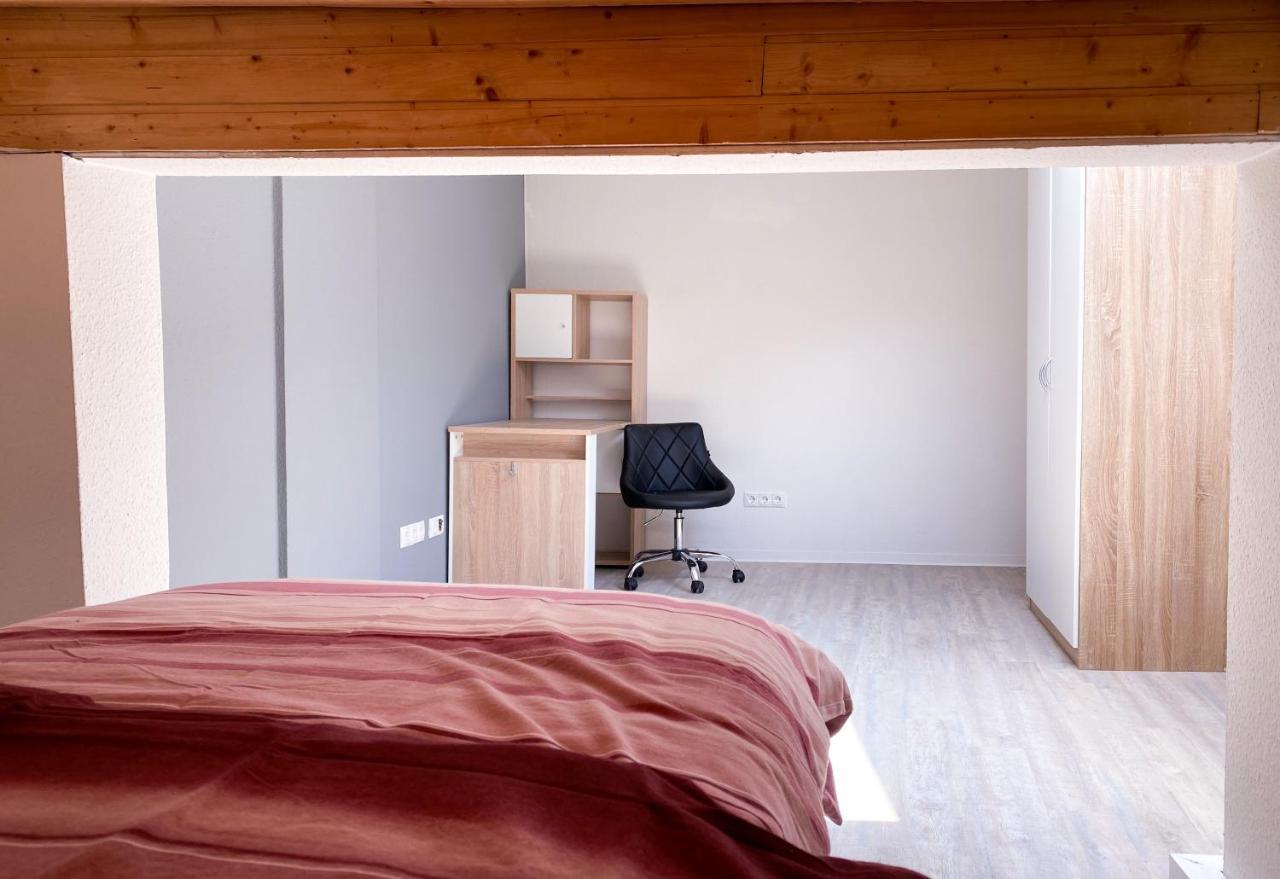 Traumhaftes Privatzimmer In Karlsruhe Luaran gambar